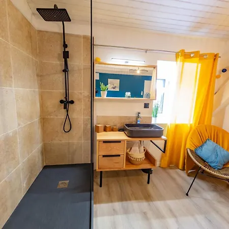 Les Voutes - Chambres D'Hotes A Lanas En Sud Ardeche - Terrasse Ombragee, Parking, Restaurant, Grotte Chauvet