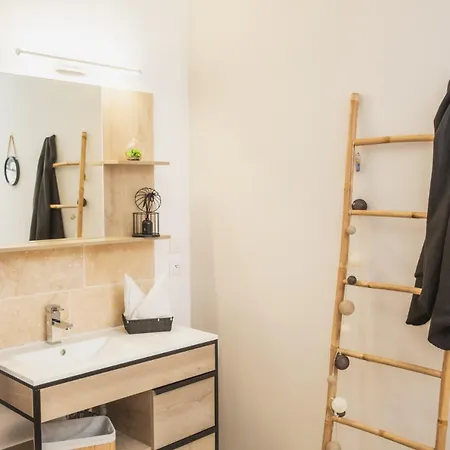 Les Voutes - Chambres D'Hotes A Lanas En Sud Ardeche - Terrasse Ombragee, Parking, Restaurant, Grotte Chauvet * Lanas