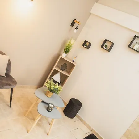 Les Voutes - Chambres D'Hotes A Lanas En Sud Ardeche - Terrasse Ombragee, Parking, Restaurant, Grotte Chauvet