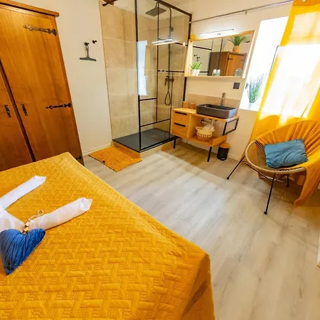 Hotel Les Voutes A Sud Ardeche Proche De Balazuc Et Voguee Lanas
