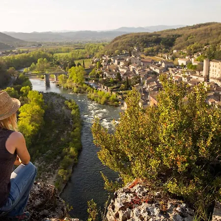 Les Voutes - Chambres D'Hotes A Lanas En Sud Ardeche - Terrasse Ombragee, Parking, Restaurant, Grotte Chauvet