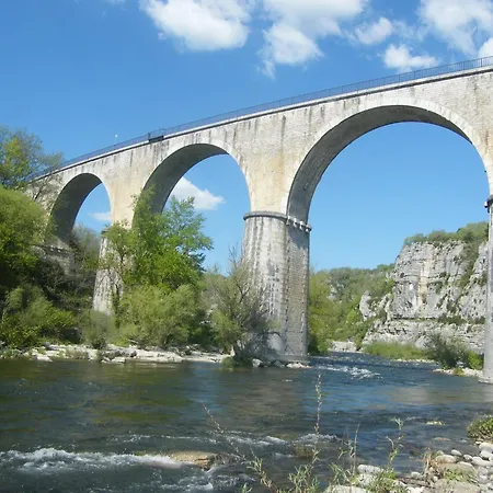 Les Voutes - Chambres D'Hotes A Lanas En Sud Ardeche - Terrasse Ombragee, Parking, Restaurant, Grotte Chauvet Ξενοδοχείο